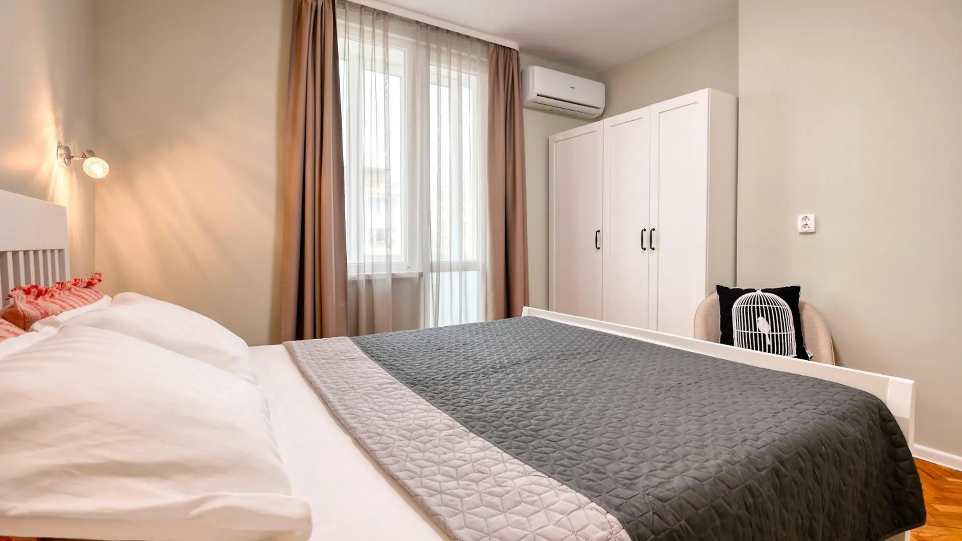 Le Soleil Apartment Varna